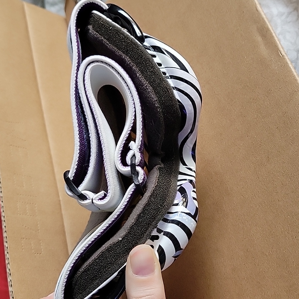 RARE Shaun White A-Frame Goggles - Picture 7 of 10